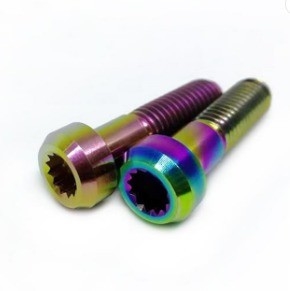 Grade GR5 Titânio Split Rim Bolts M7 x 24MM DIN padrão acabamento natural para suas necessidades de fabricação