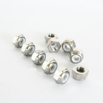 Algodão de titânio M6x1.25 Hex Flange Head Lock Nuts com acabamento universal e inserção de nylon que cumprem os requisitos da norma DIN